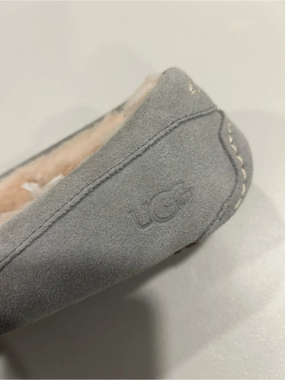 UGG Ansley Light Grey Suede Wool Lined Moccasin Slippers Womens 7